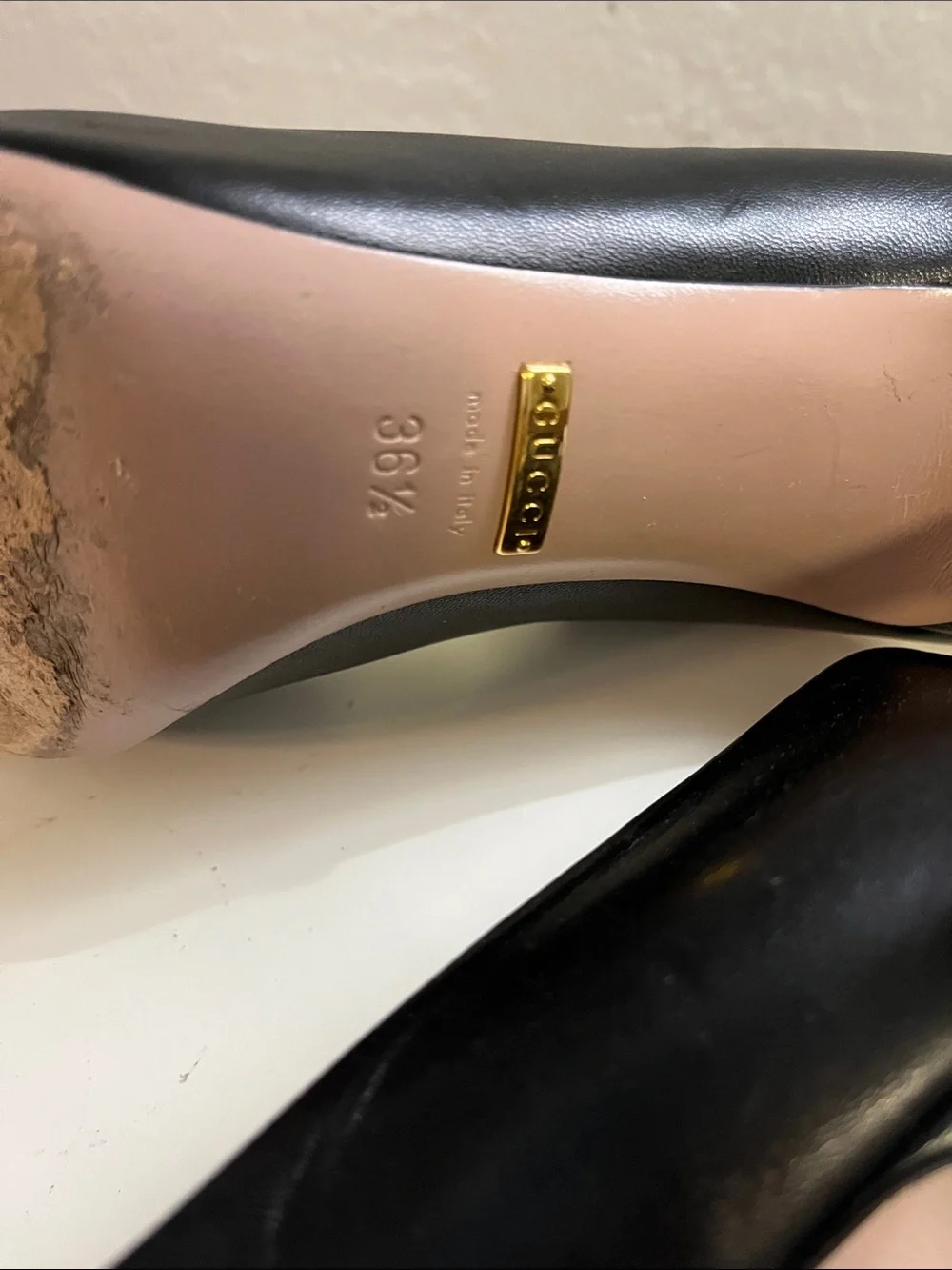 Gucci Black Leather Peep-Toe Pumps with Gold Horsebit